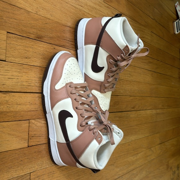 Nike Dunk High - Picture 2 of 5